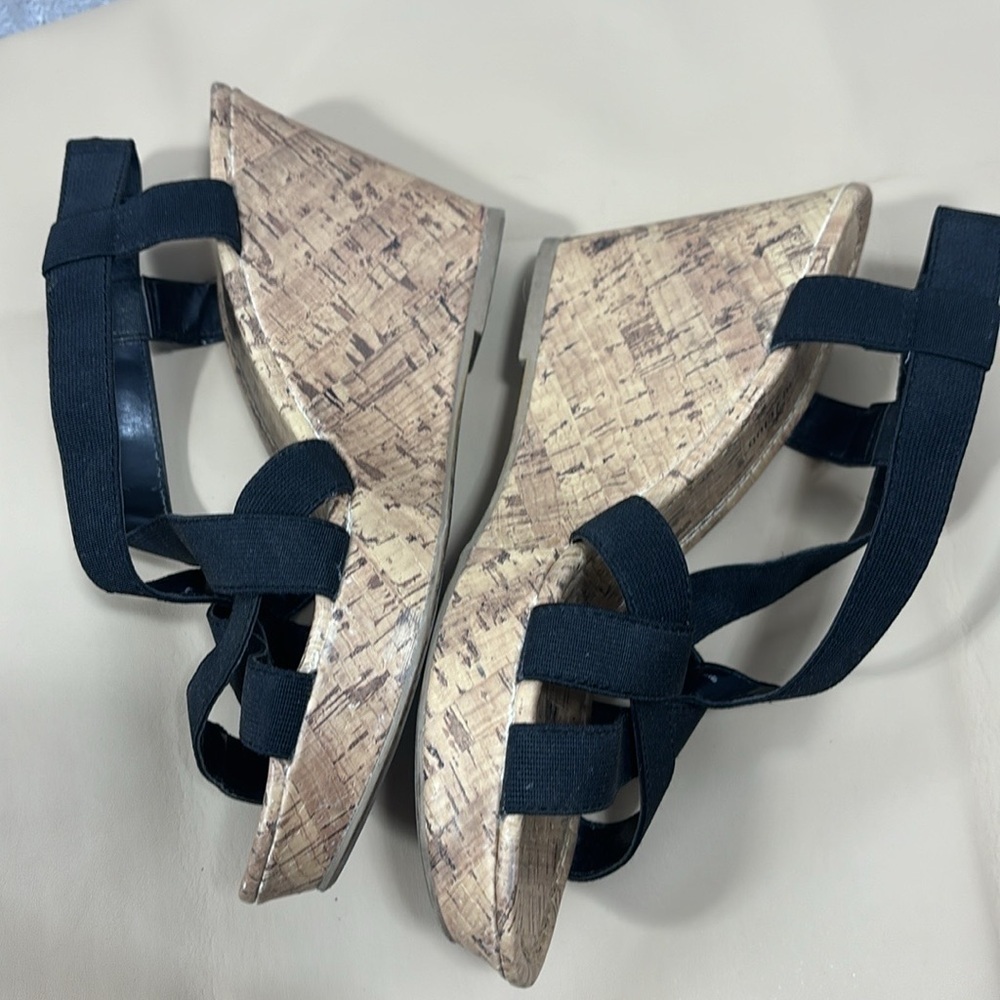 Black wedge heels - Picture 3 of 8